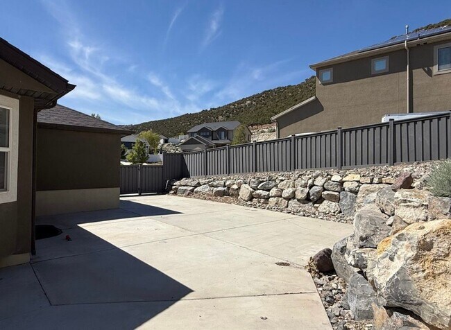 Building Photo - 7081 Hollow View Ct