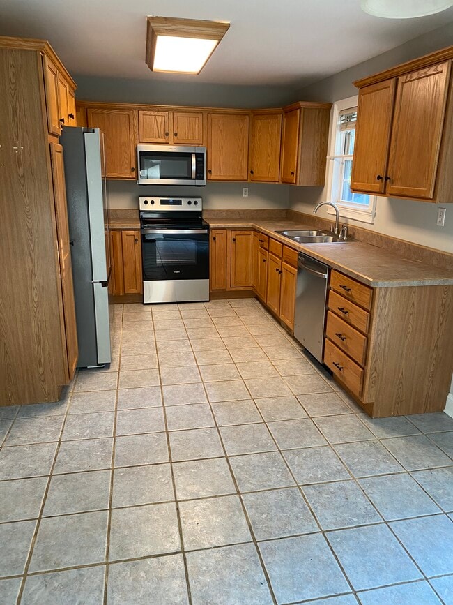 Building Photo - 113 Hathorn Blvd