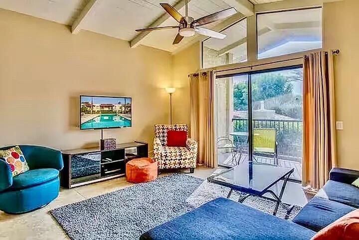 Foto principal - 1407 N Sunrise Way