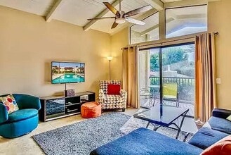 Building Photo - 1407 N Sunrise Way