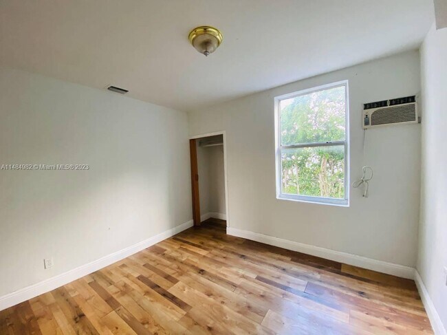 Foto del edificio - 7936 NW 5th Ave