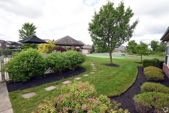 Pickerington-Ridge_Gazebo y putting green - Pickerington Ridge