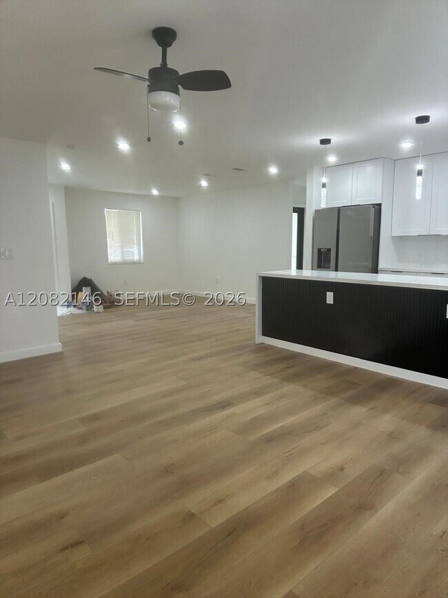 Foto del edificio - 3441 NW 213th St