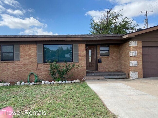 Building Photo - 3 br, 2 bath House - 1200 E. 52nd