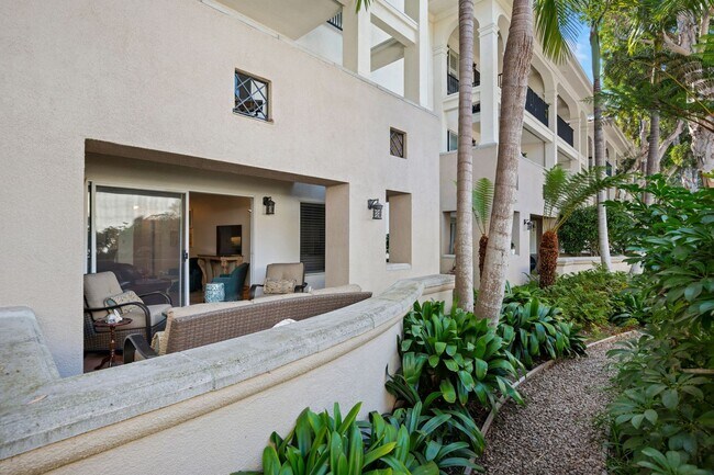 Foto del edificio - Total Quality Living! El Escorial... EAST BEACH!