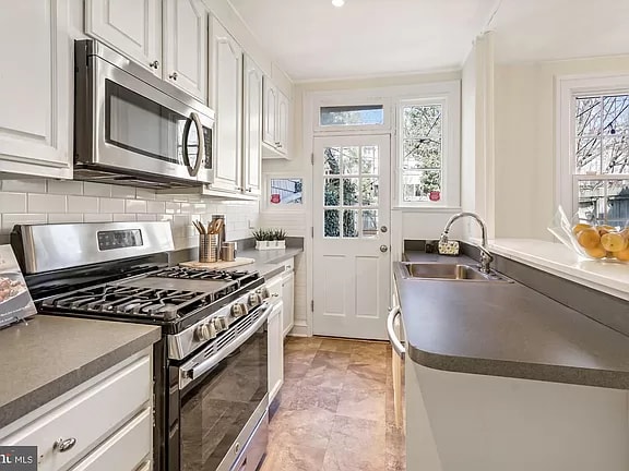 Kitchen - 3817 S St NW