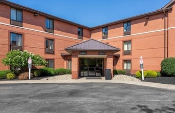 Building Photo - Furnished Studio-Cleveland - Middleburg Heights