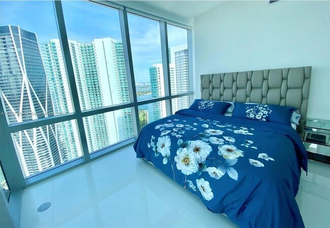 Foto del edificio - 851 NE 1st Ave