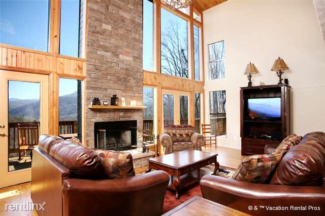 Primary Photo - 533 Greystone Heights Rd