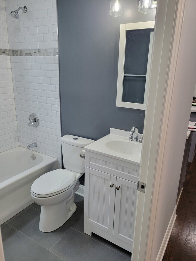 Building Photo - 7342 S Paulina St