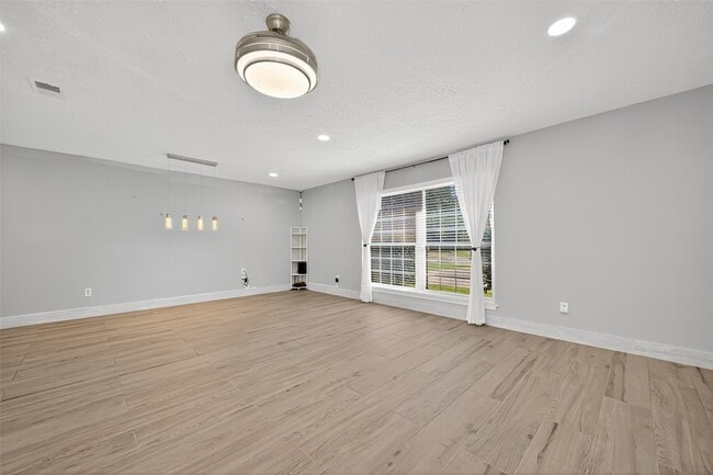 Foto del edificio - 8203 Huntermoor Cir