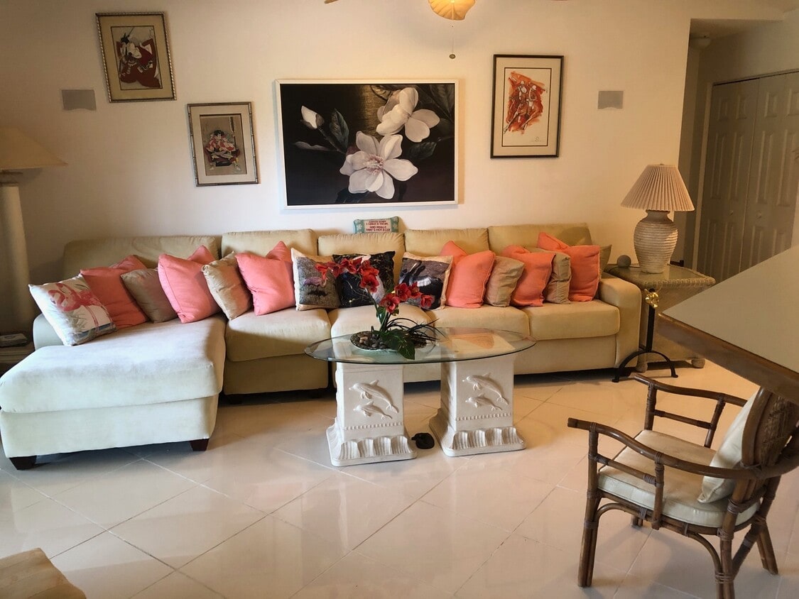 Foto principal - 7 Lexington Ln E