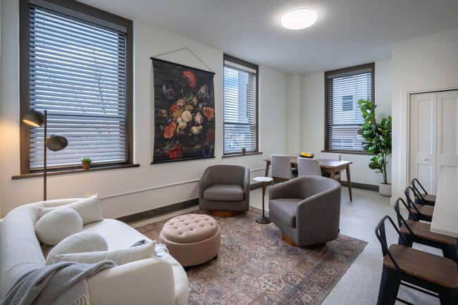 Building Photo - St Joe Apartments