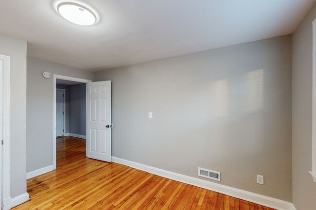 Building Photo - 3727 Bonview Ave