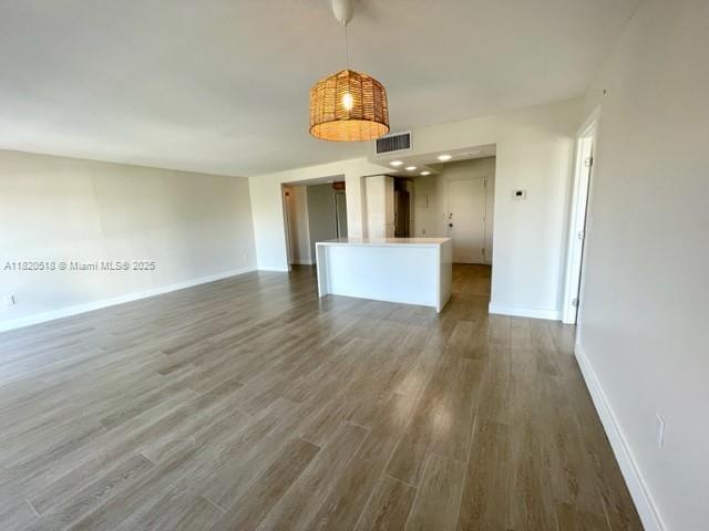 Foto del edificio - 9800 W Bay Harbor Dr