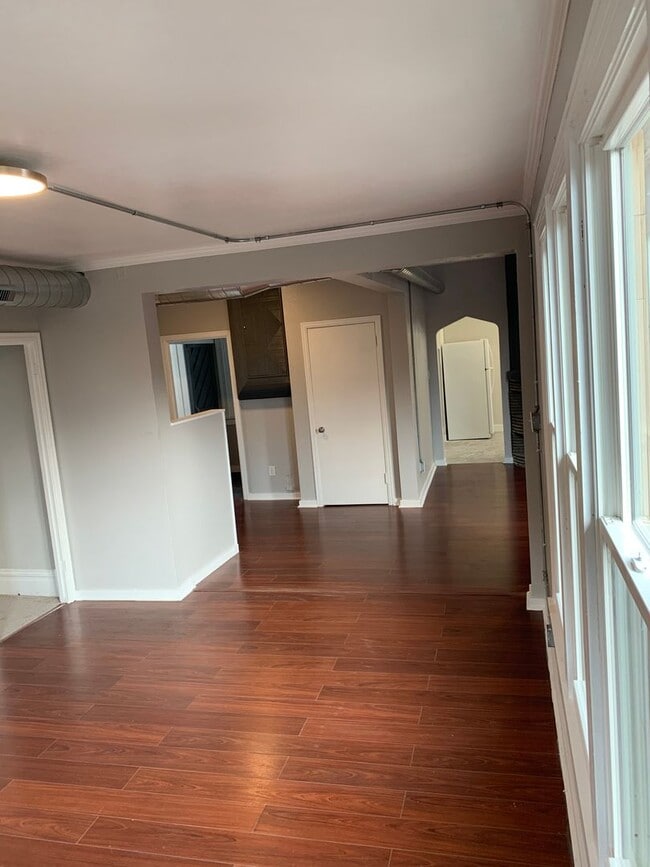 Building Photo - 410 Marlow St