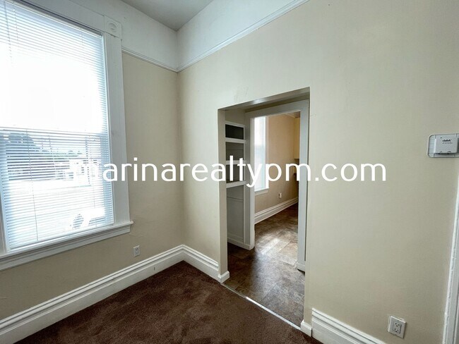 Foto del edificio - 1319 #6-#5-#4 Sonoma &1323 Sonoma Blvd