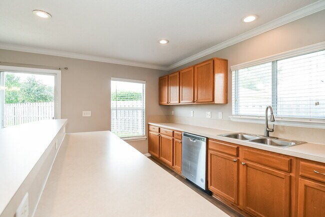 Foto del edificio - 75093 Brookwood Dr