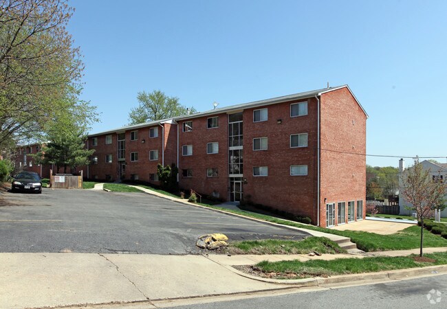 Building Photo - Markham View