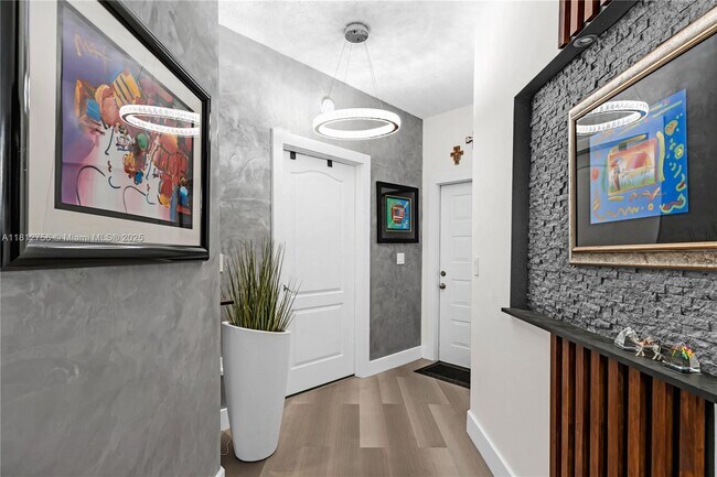 Foto del edificio - 10750 NW 66th St