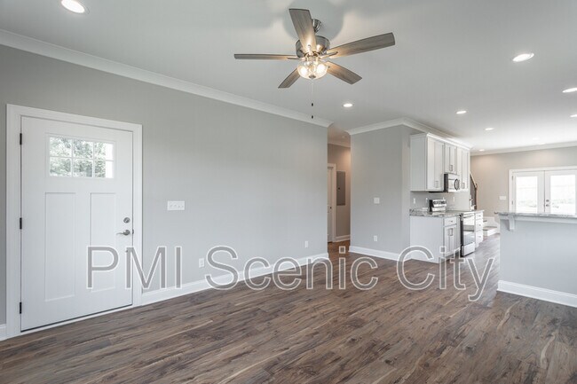 Foto del edificio - 2631 Rogers Dr SE