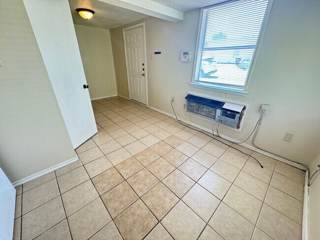 Foto del edificio - 3313 Cranford Ave