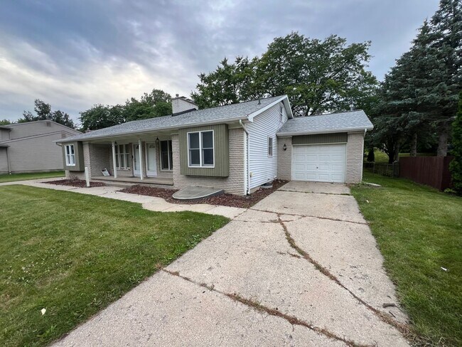 Foto del edificio - Beautiful 3 bedroom 1 bathroom Home (Section 8 Aproved)