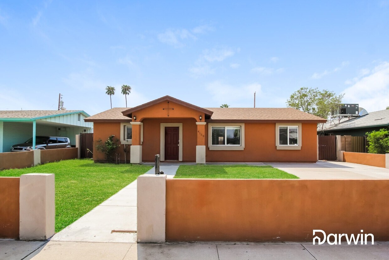 Primary Photo - 4119 W Vista Ave