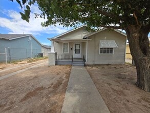 Building Photo - 1113 S Lea Ave