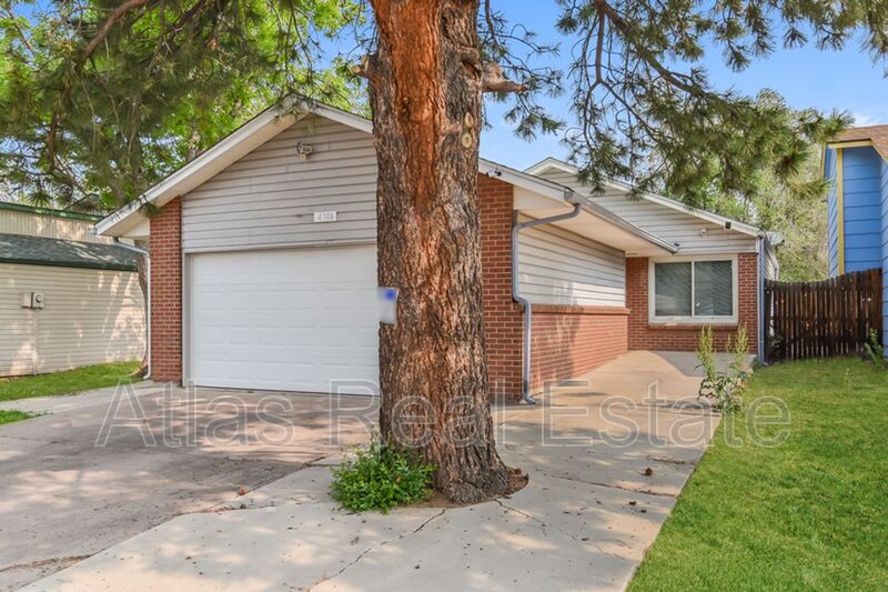 Primary Photo - 4306 Moonbeam Dr
