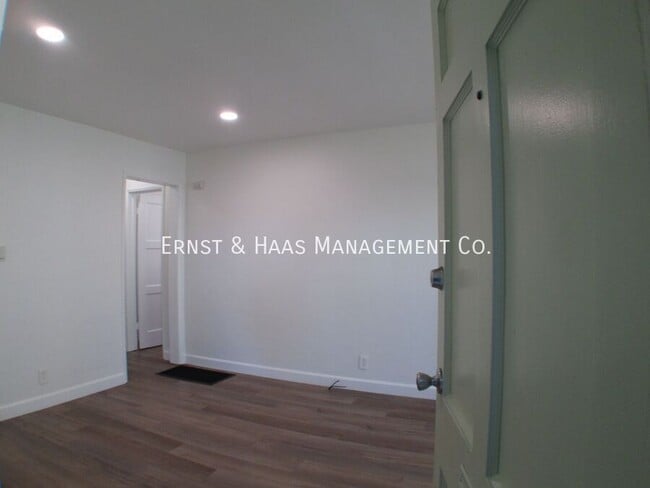 Building Photo - 4531 N Banner Dr