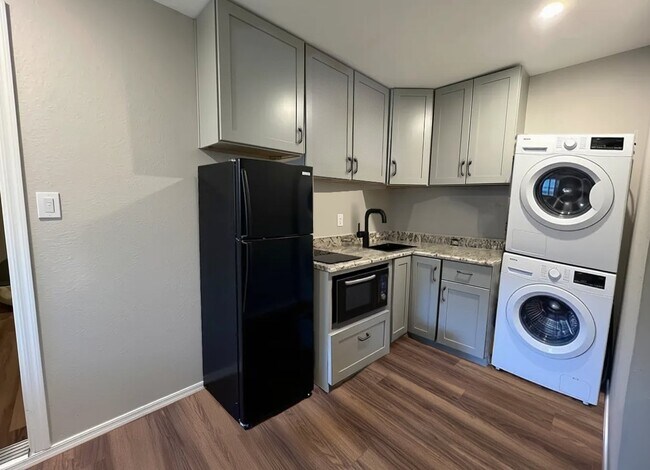 Foto del edificio - 2110 S Pine St
