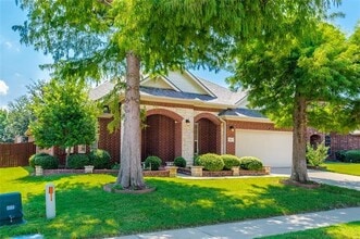 Building Photo - 653 White Rock Dr