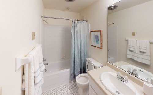 Building Photo - 222 Randolph Dr