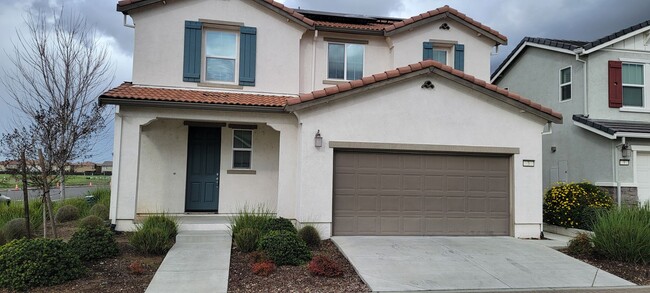 Foto del edificio - Adorable 3 bedroom 2.5 bath home with loft