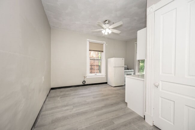 Foto del edificio - 475 Riddle Rd