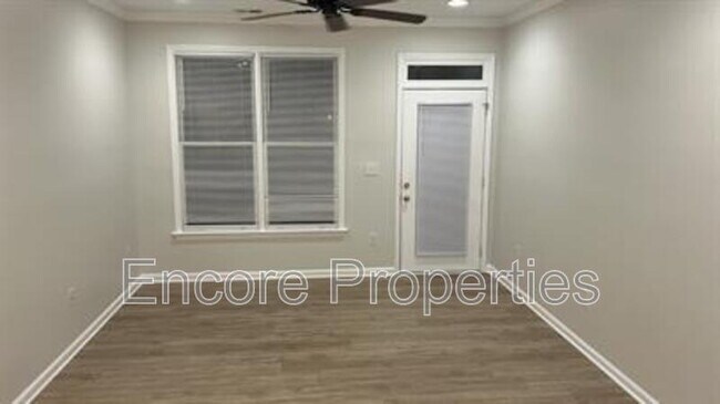 Foto del edificio - 800 W Savannah Rdg Rd