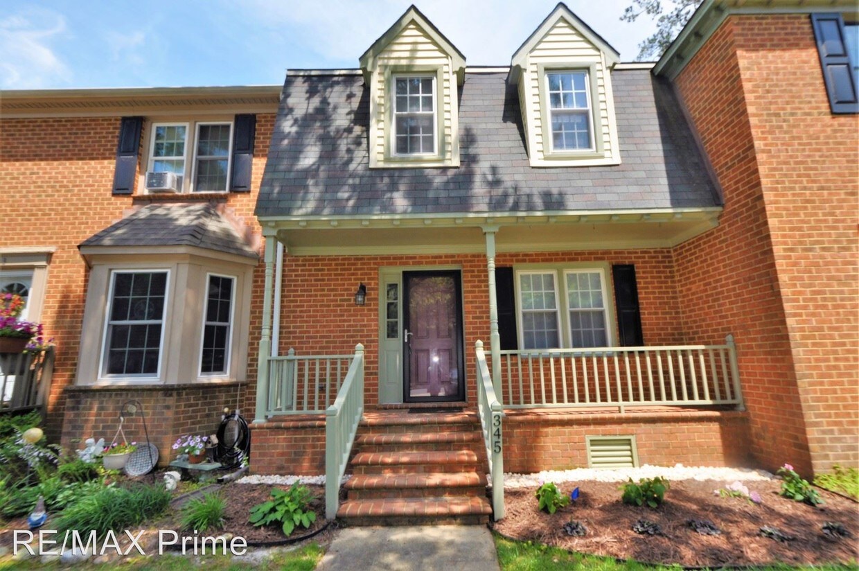 345 Middle Oaks Dr, Chesapeake, VA 23322 House Rental in Chesapeake