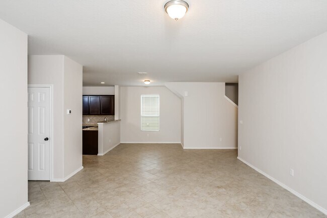 Building Photo - 467 Walnut Crst