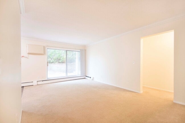 Building Photo - Excelsior Manor Apartments