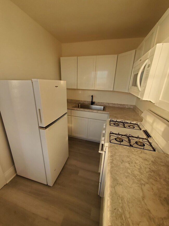 Foto del edificio - 614 6th St
