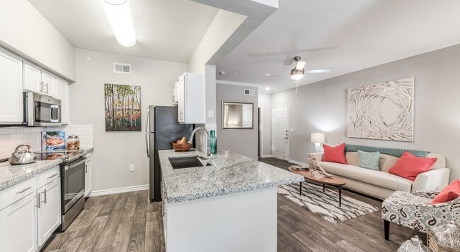 Foto del edificio - 938 Kingwood Drive Unit 1316