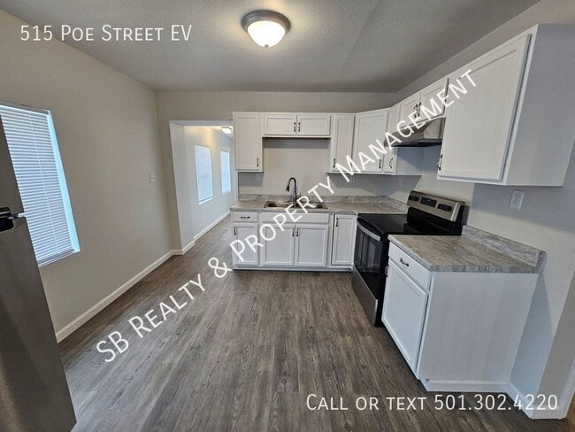 Building Photo - 515 Poe St