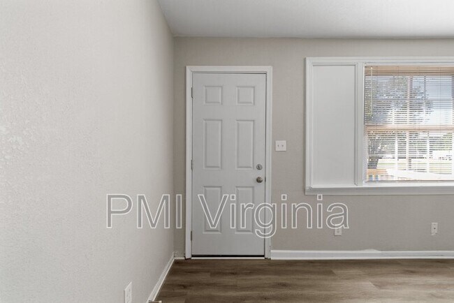 Foto del edificio - 5368 E Princess Anne Rd