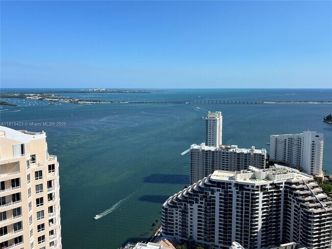Foto del edificio - 848 Brickell Key Dr