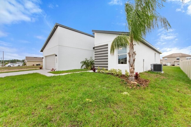 Building Photo - Deposit-Free! Modern, energy efficient hom...