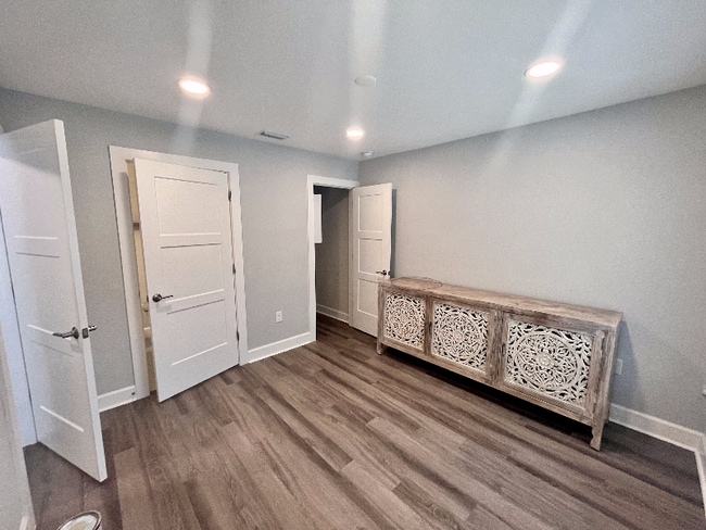 Building Photo - 1302 W Carmen St