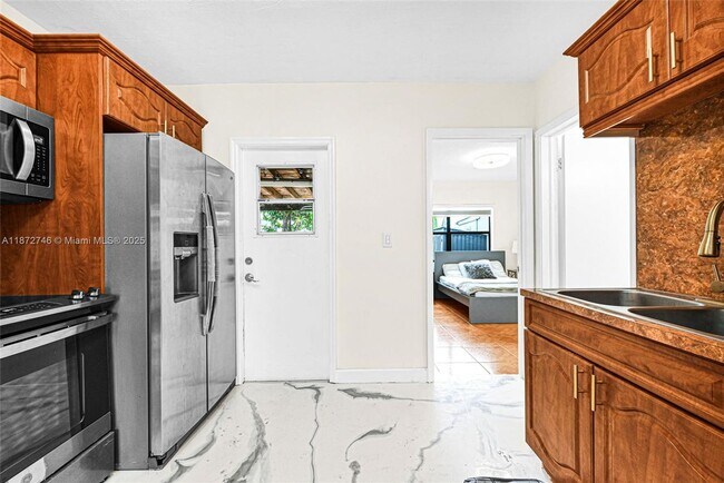 Foto del edificio - 6840 SW 26th Ct