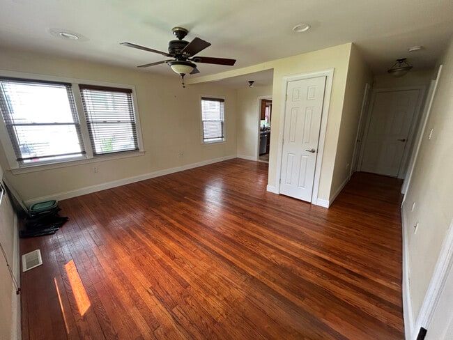 Building Photo - 4921 Demaio Dr