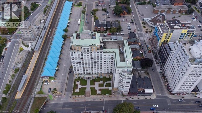 Photo du bâtiment - 135 James St S